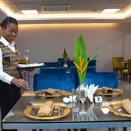Oak Plaza Hotels East Airport-3